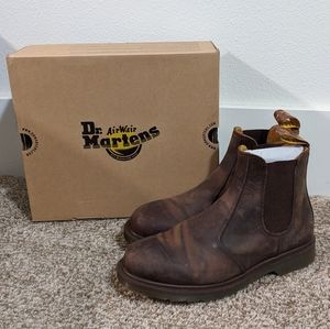Dr. Martens Chelsea boot
